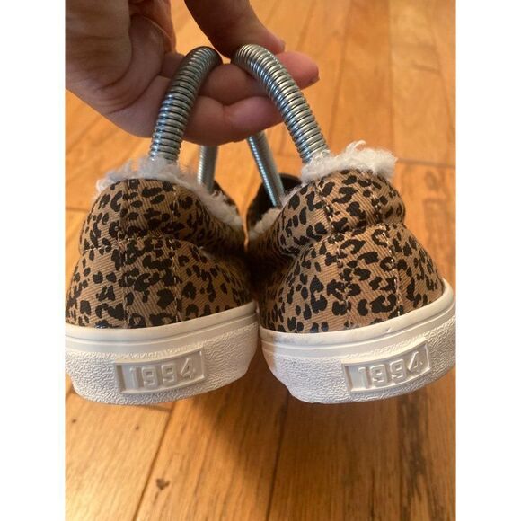 Old Navy, women's fur lined animal leopard slip on flats size 6 - Picture 4 of 6